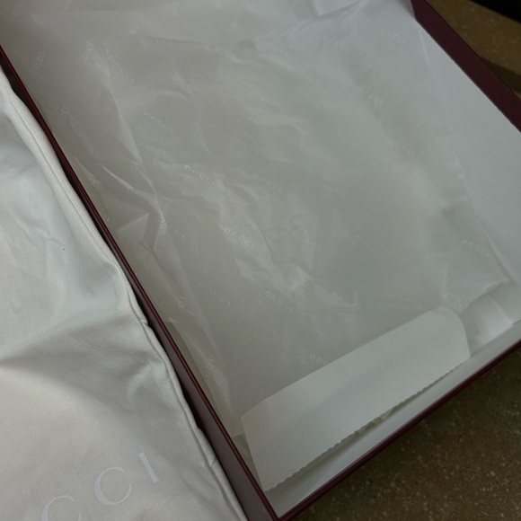 Gucci Red Box - Picture 9 of 11